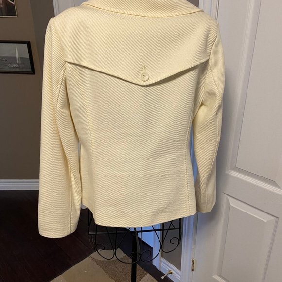 Cream Coloured Structured Jacket with Blue Floral Lining Size M EUC - Picture 5 of 16